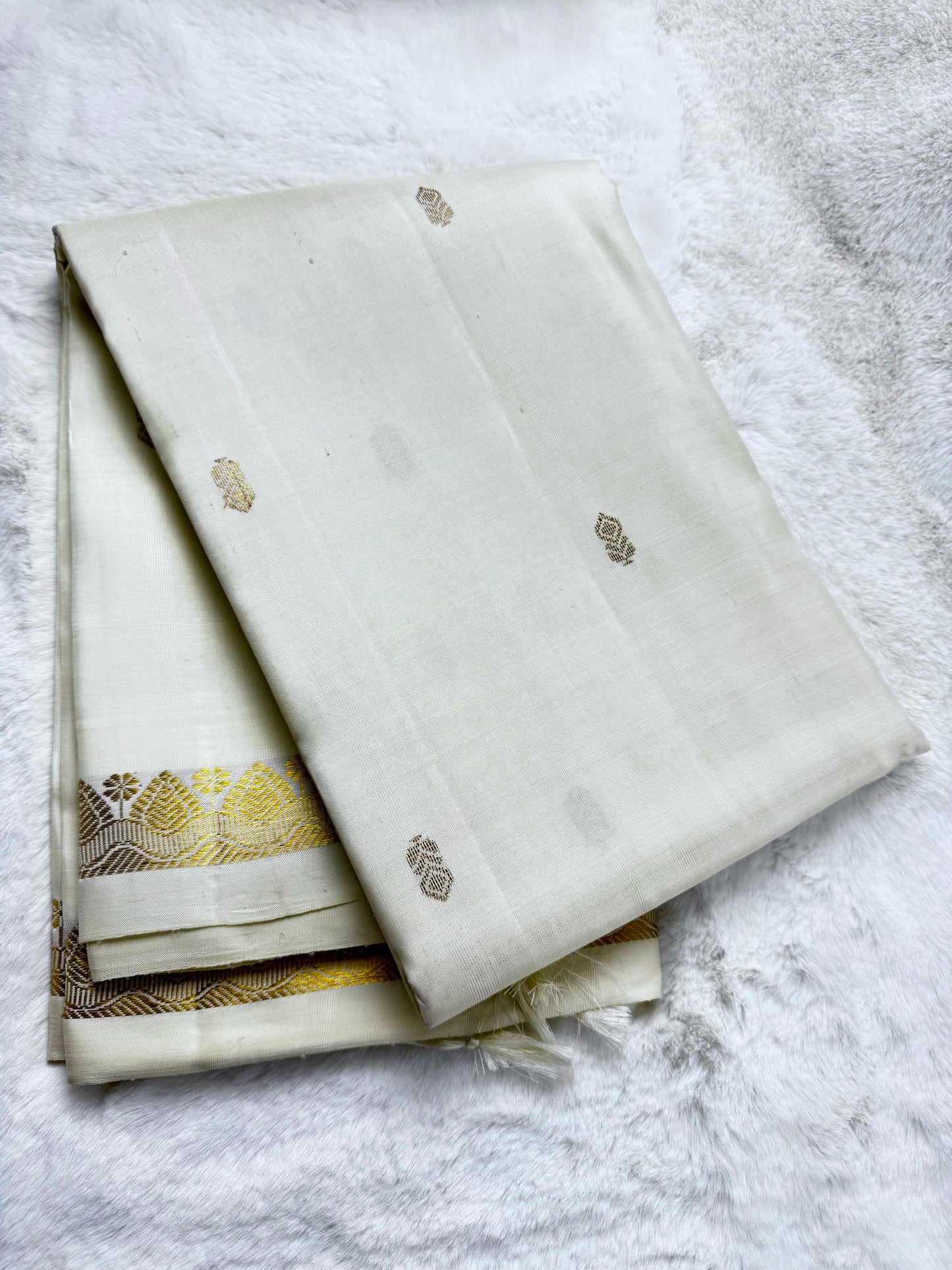 Cream with flowers border Kanchipuram pure zari silk saree (Copy) (Copy)